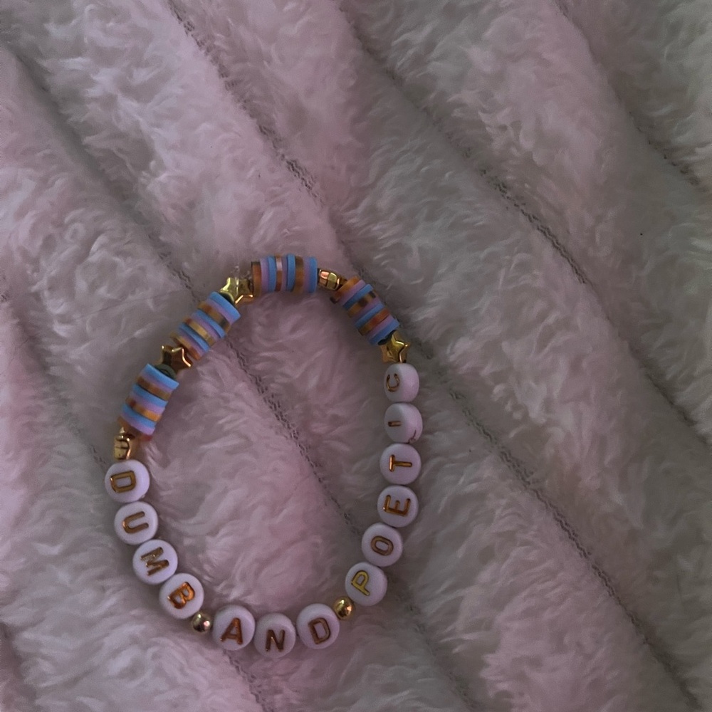 21 sabrina carpenter handmade concert worn bracelets! - Picture 5 of 16